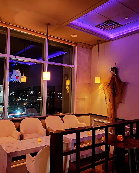 The TOP Bar Lounge & karaoke Picture 7