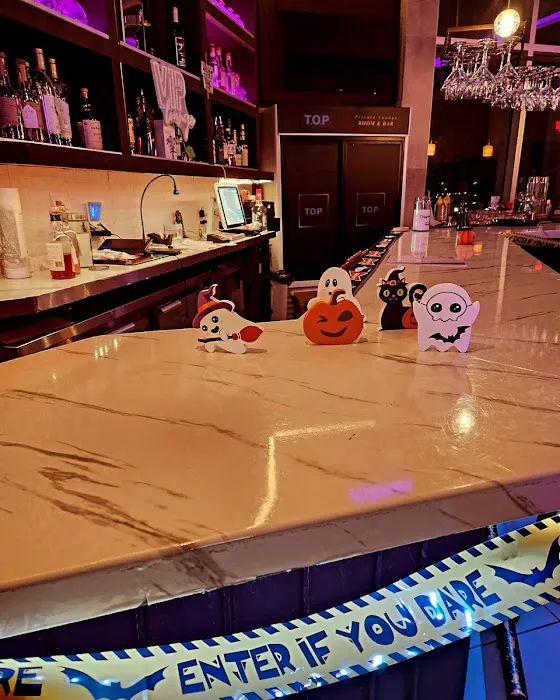 The TOP Bar Lounge & karaoke Picture 9