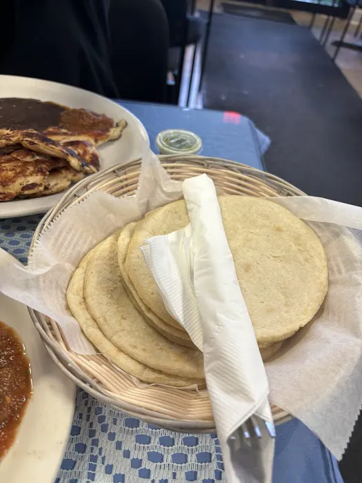 Belen deli Picture 7