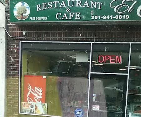 El Olivo Restaurant & Cafe
