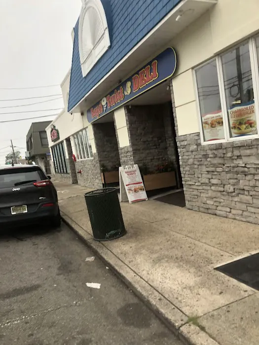 Bagel Twist & Deli Picture 2