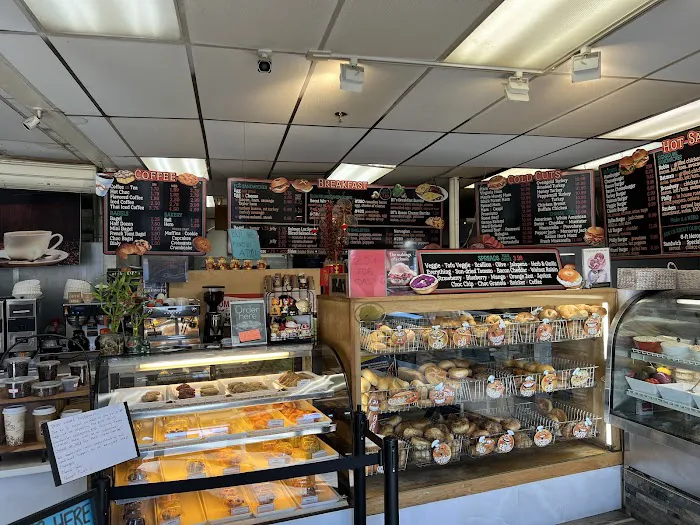 Bagel Twist & Deli Picture 9