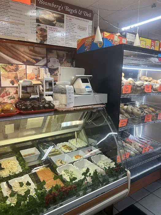 Boomberg's Bagels Grill and Deli Picture 4