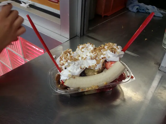 Dairy Queen Store Picture 10