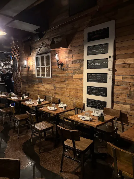 Aumm Aumm Pizzeria and wine bar at the brownstone Picture 2