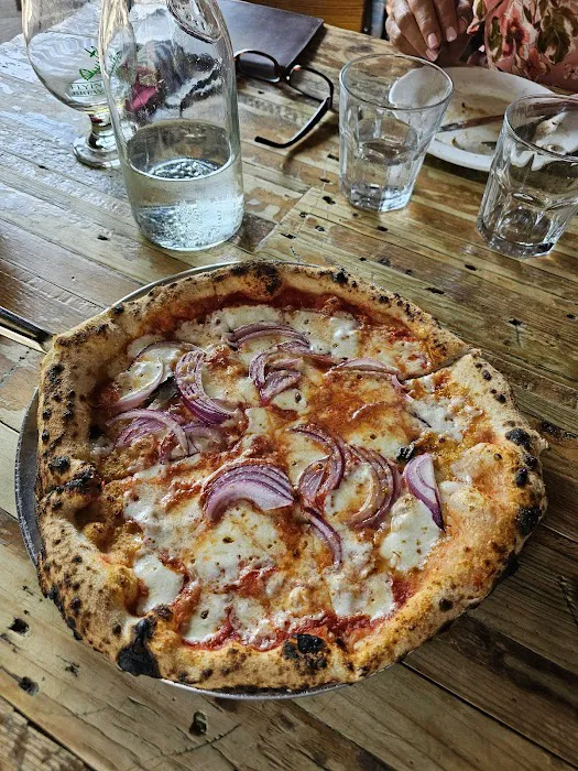 Aumm Aumm Pizzeria and wine bar at the brownstone Picture 4