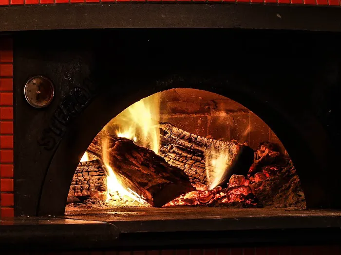 Aumm Aumm Pizzeria and wine bar at the brownstone Picture 10