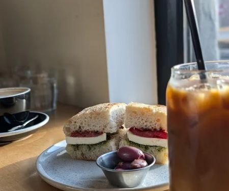 Cafe DeMi