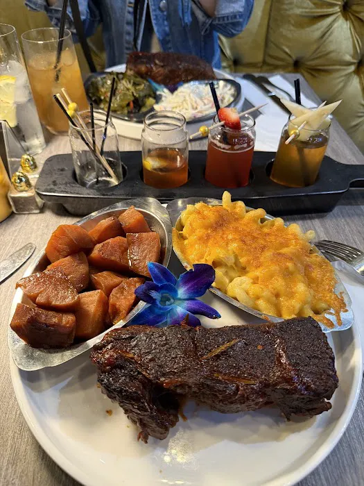 Sweet T's Southern Eatery Restaurant and Bar Picture 10
