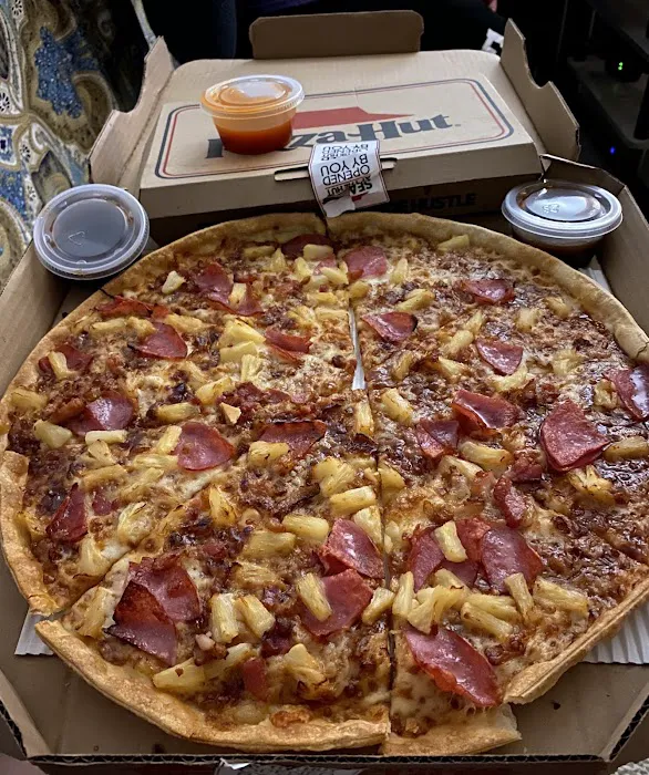 Pizza Hut Picture 6
