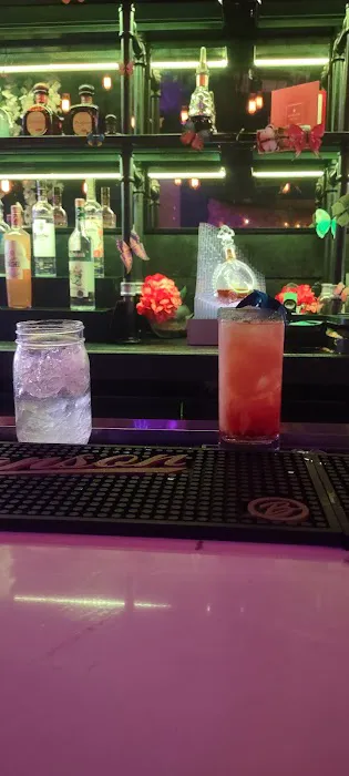 Republic 23 Lounge Picture 3