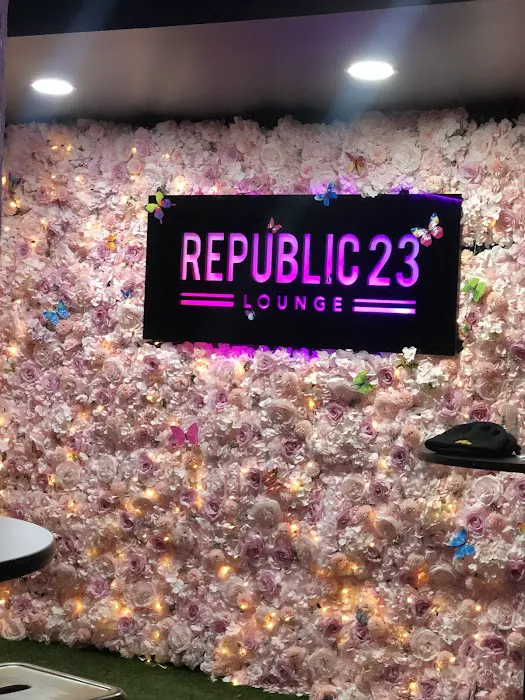 Republic 23 Lounge Picture 7