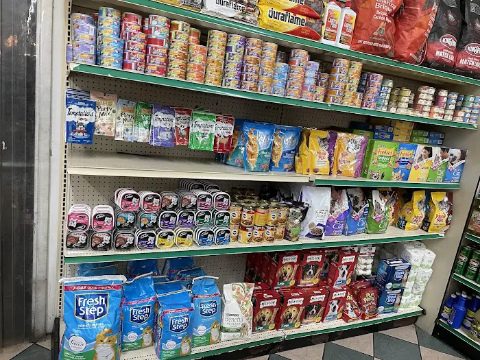 Supreme Deli & Grocery Picture 1