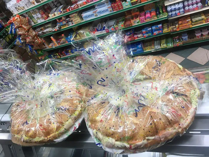 Supreme Deli & Grocery Picture 4