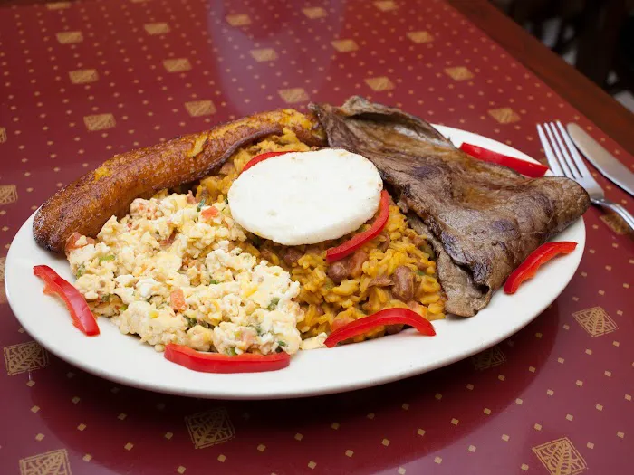 Sabor Restaurant & Bakery Picture 5