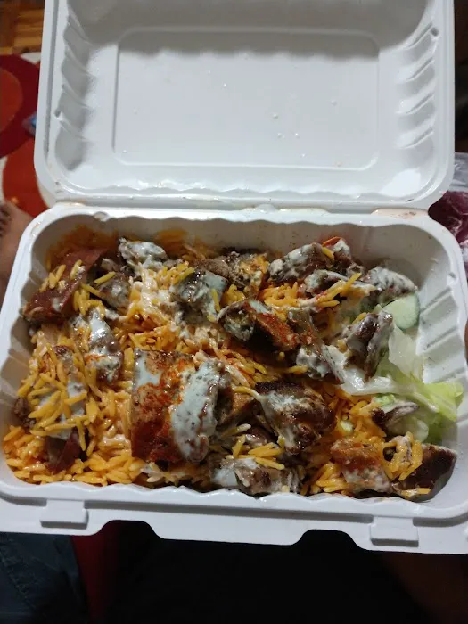 Madina’s Halal Cart Picture 3