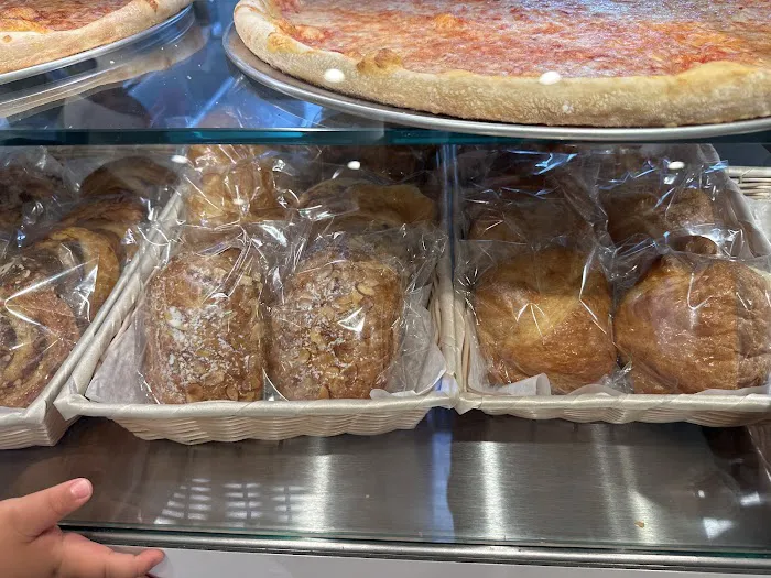 MAMA PIZZA & BAKERY Picture 8