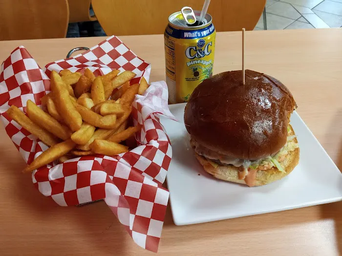 El Punto Bakery & Restaurant Picture 3