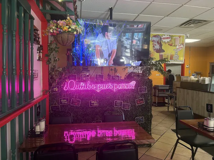 El Punto Bakery & Restaurant Picture 1