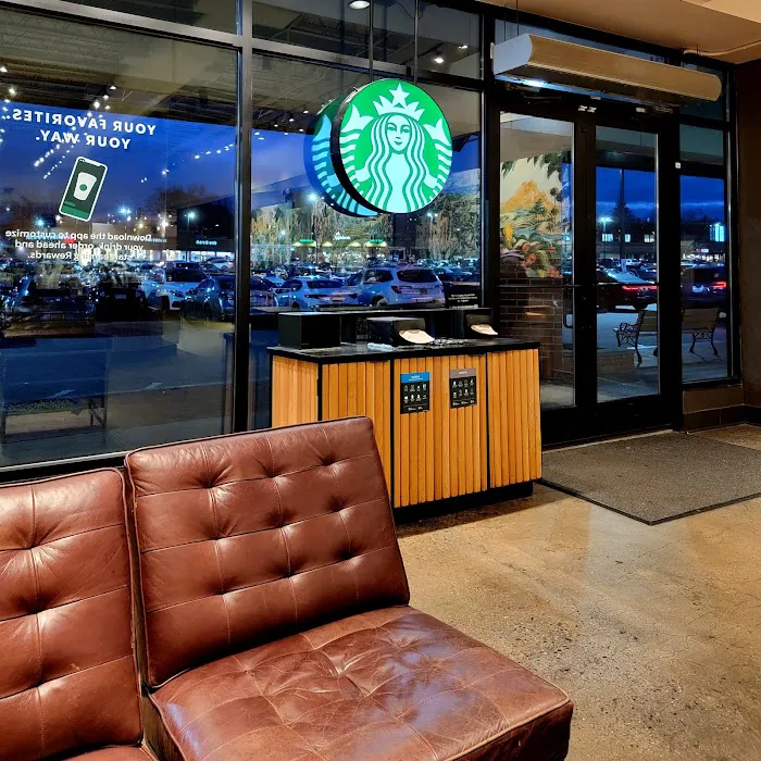 Starbucks Picture 4