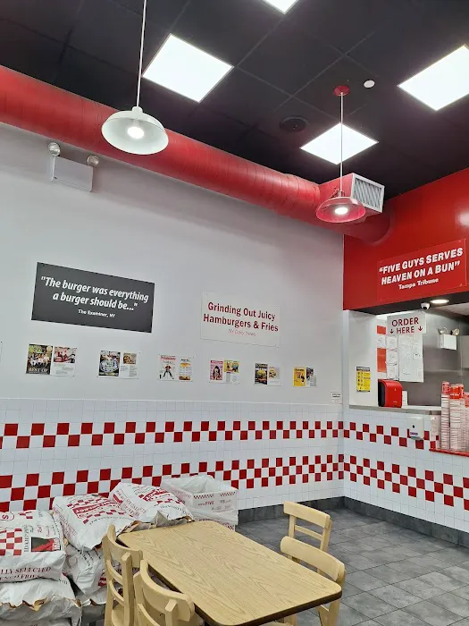 Five Guys Picture 7