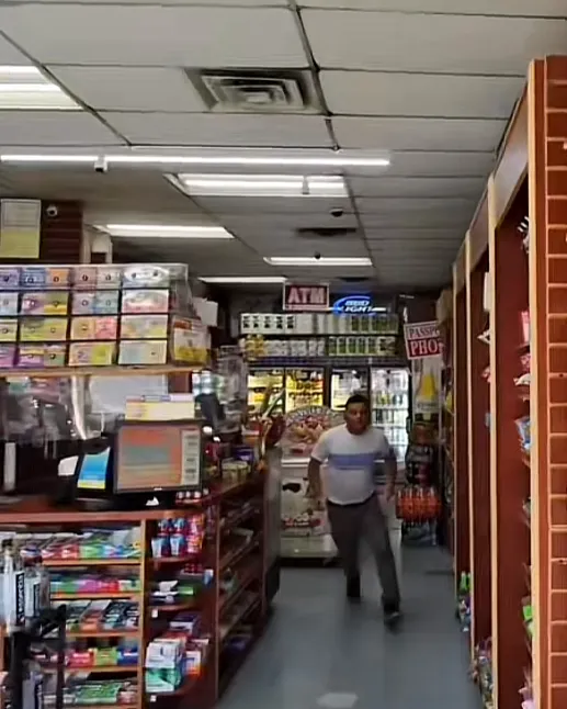 Francis Lewis Gourmet Deli & Grocery (Alfredo's shop) Picture 1