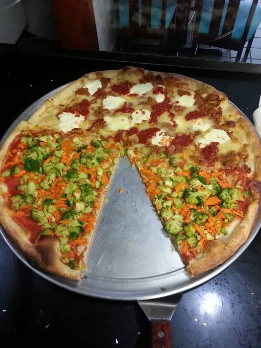 D'Anna's Deli & Pizzeria Picture 7