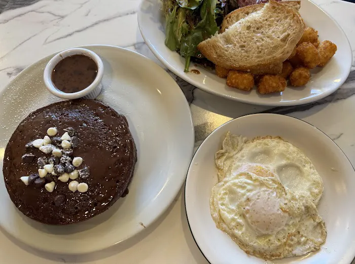 Belly Cake Pancake House Picture 1