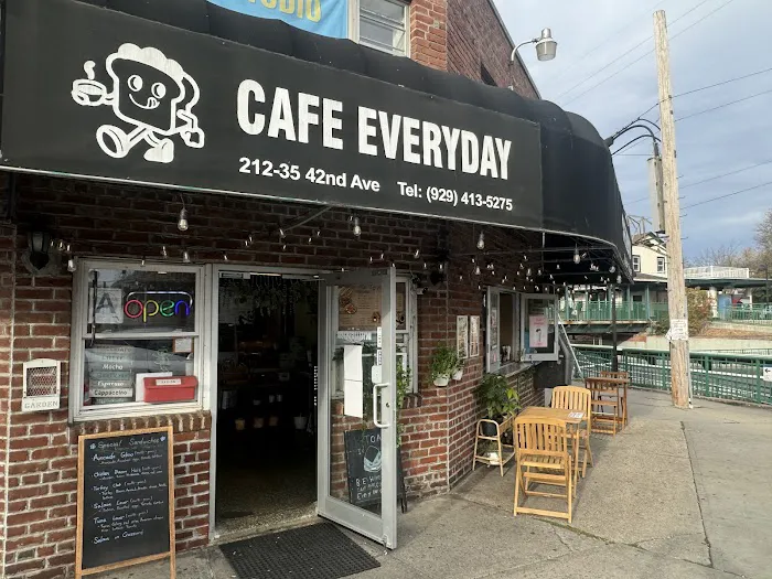 Cafe Everyday Picture 2