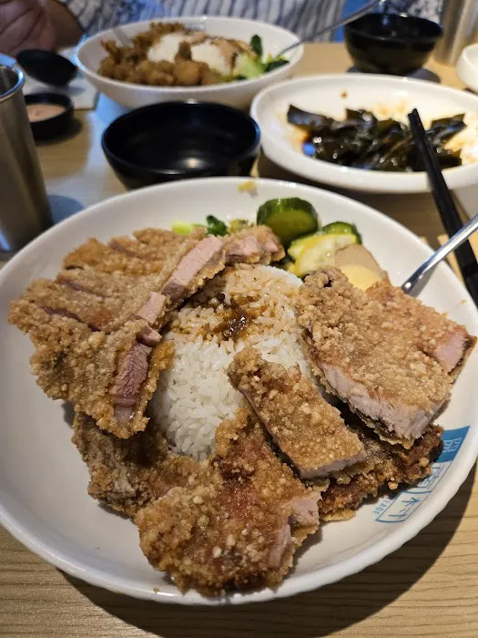 Four Four South Village四四南村台北牛肉面 Picture 4