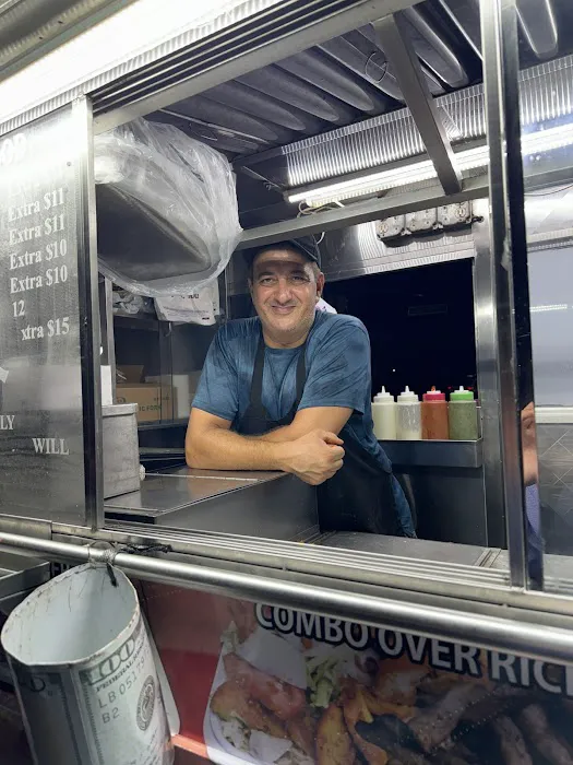 Khan Halal Food Cart Picture 1