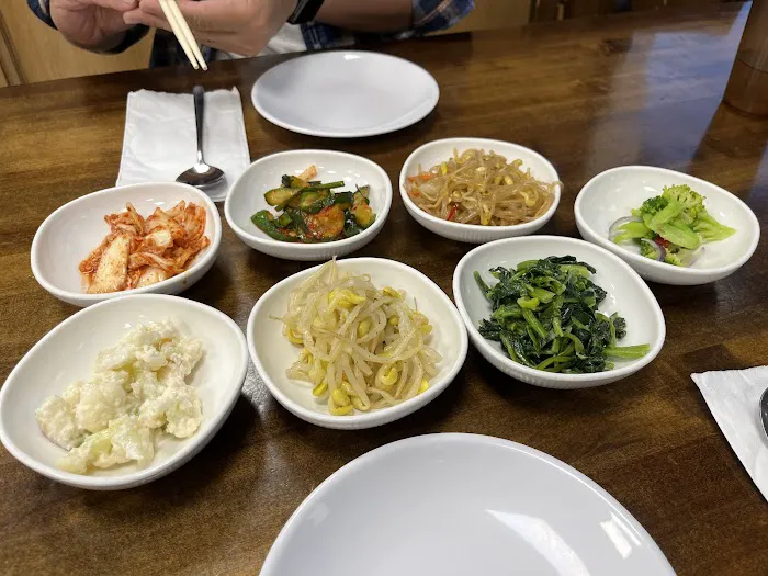 Ju Bang Jang 주방장 - Homestyle Korean Food Restaurant 한식 전문 Picture 2