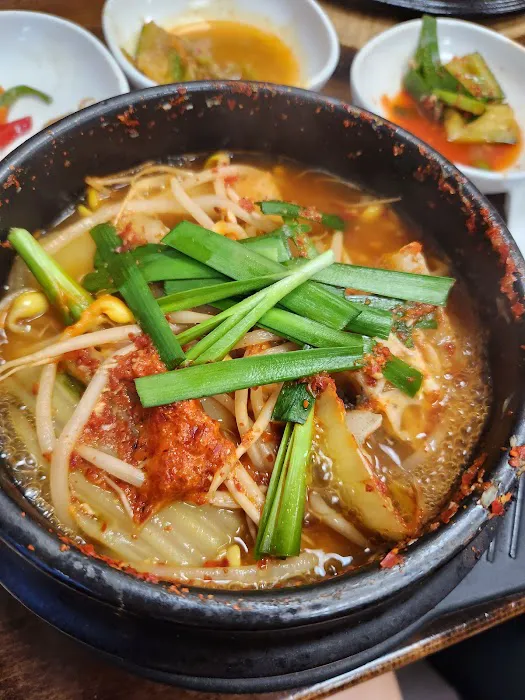 Ju Bang Jang 주방장 - Homestyle Korean Food Restaurant 한식 전문 Picture 4