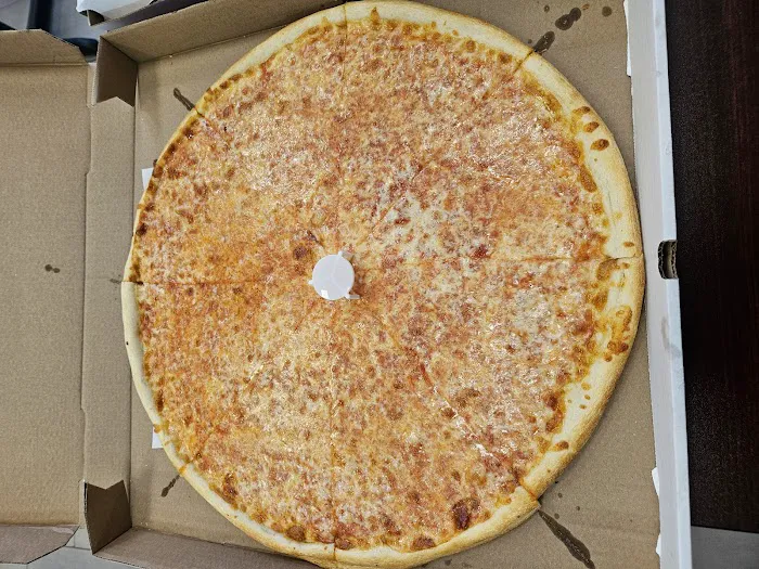Lucia Pizza Bayside Picture 3
