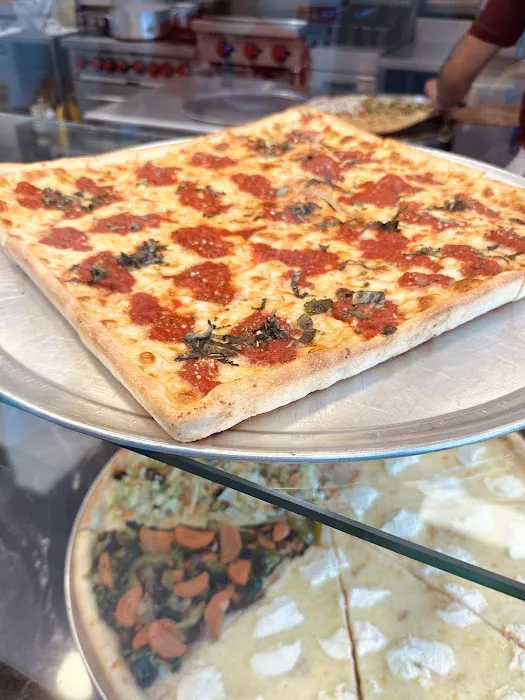Lucia Pizza Bayside Picture 8
