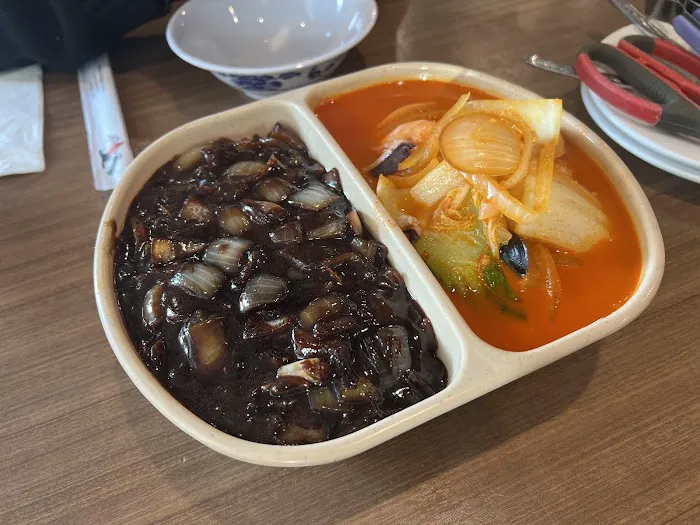 Korean Noodle House Picture 7