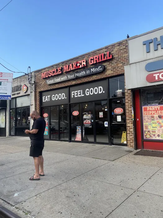 Muscle Maker Grill Picture 6