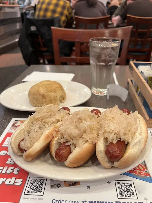 Ben's Kosher Delicatessen Restaurant & Caterers Picture 6