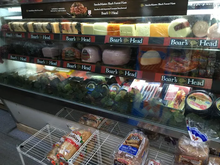 LP CORNER DELI Picture 5