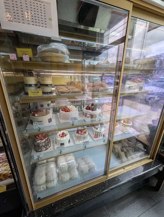 Red Lotus Bakery Picture 9
