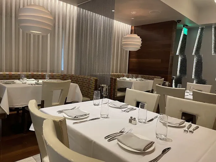 Moonstone Modern Asian Cuisine & Bar Picture 9