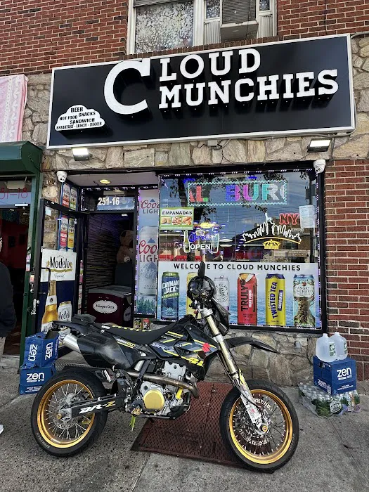 CLOUD MUNCHIES DELI & GRILL Picture 5