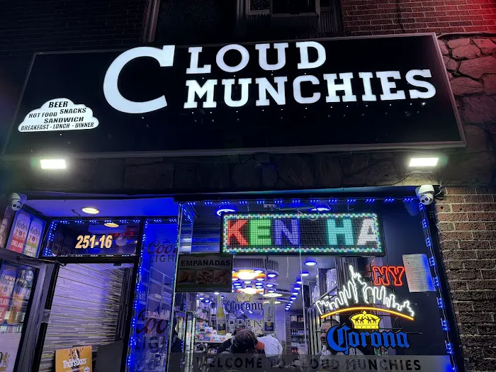CLOUD MUNCHIES DELI & GRILL Picture 10