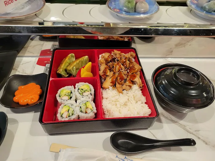 Koi Revolving Sushi Restaurant Picture 4