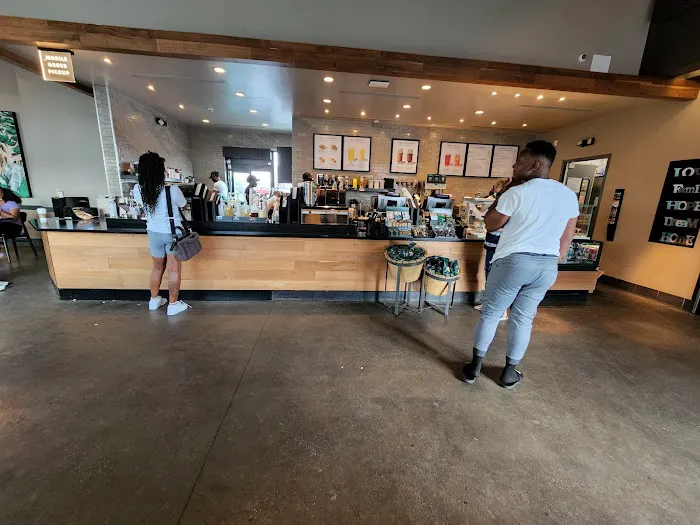 Starbucks Picture 3