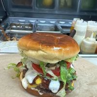 Nathan's Famous ico