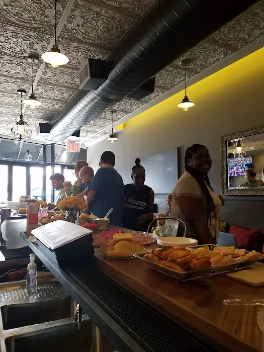 Wattli Bar & Kitchen Picture 1