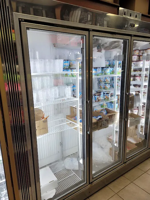 Plaza Gourmet Deli Picture 4