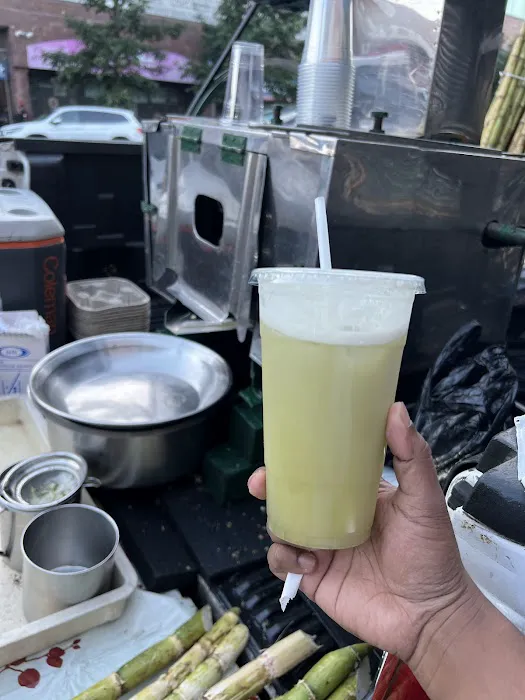 Ganny ka Juice گنے کا شربت Sugarcane Juice Cart, Brooklyn, Newyork Picture 2