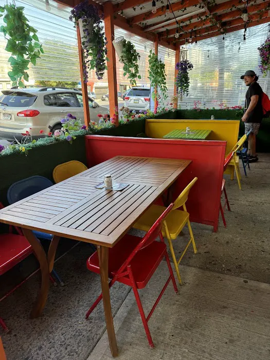 Mirna's Pupuseria Picture 2